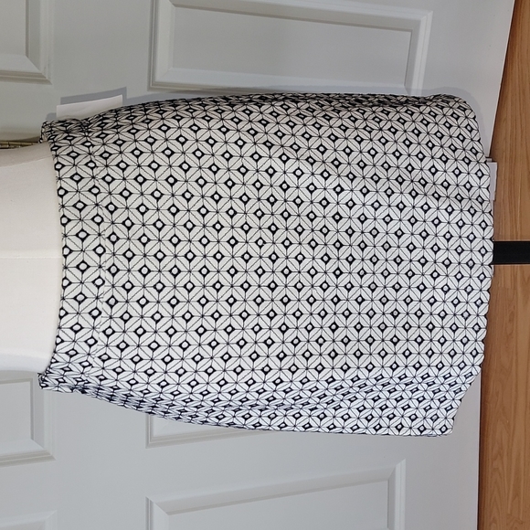 NWT, J.Crew Eyelet Skirt: Flattering! - Picture 3 of 13